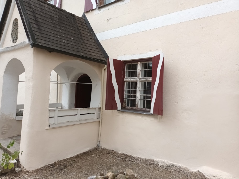 Schloss Neukirchen Eingang nachher